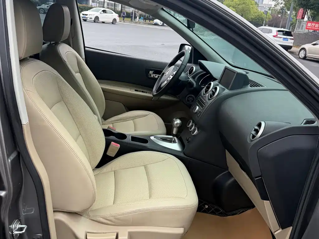 Nissan Qashqai — миниатюра 9
