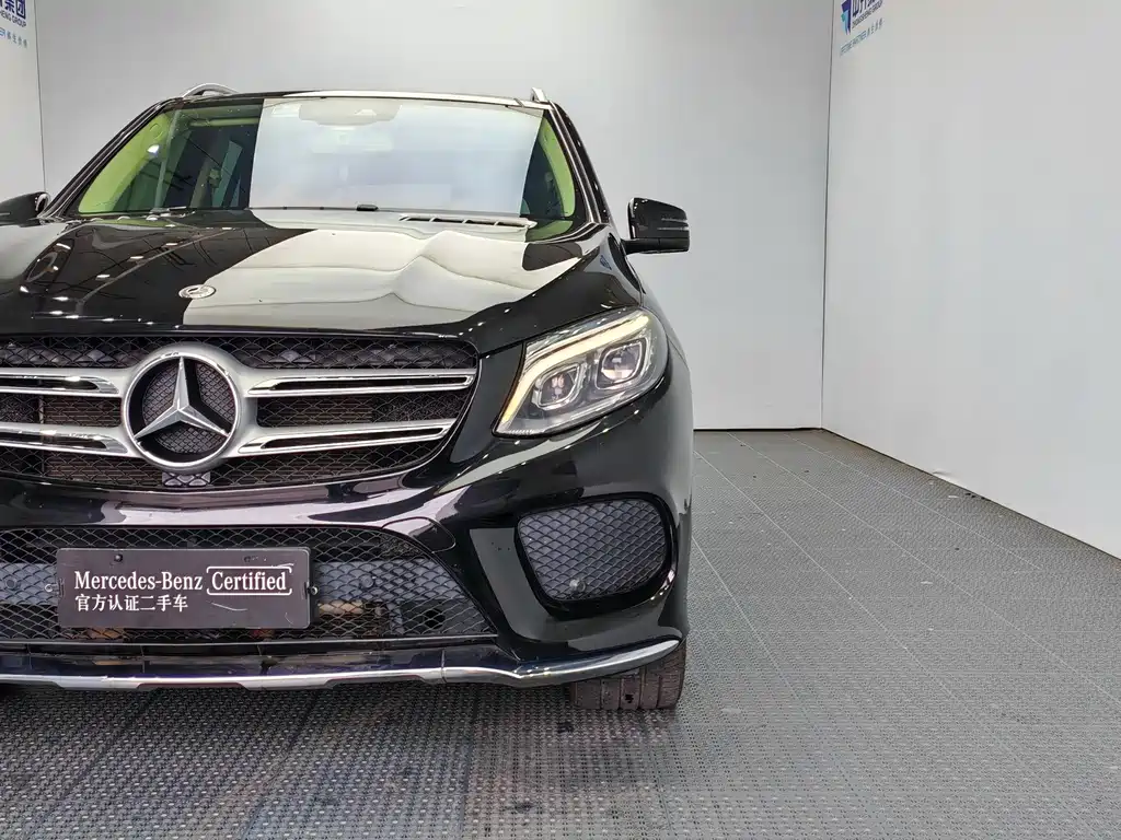 Mercedes-Benz GLE (Import) — миниатюра 20