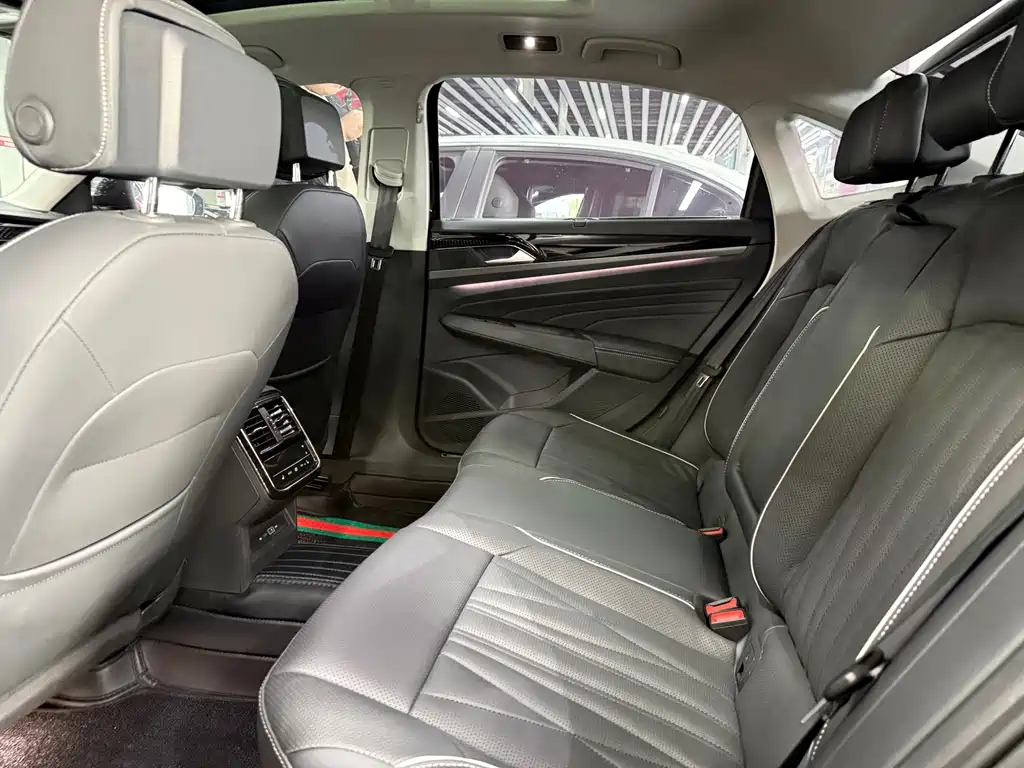 Volkswagen Passat — миниатюра 9