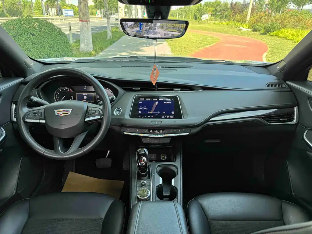 Cadillac XT4 — миниатюра 9