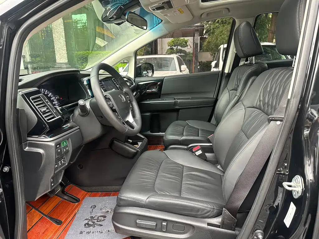 Honda Elysion 2.0L Hybrid Luxury Edition, фото 5