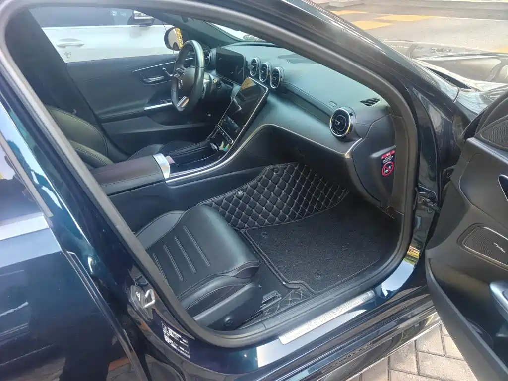 Mercedes-Benz C-Class — миниатюра 10