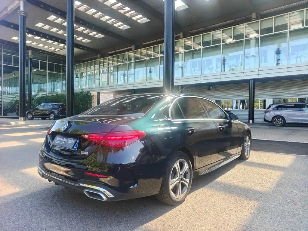 Mercedes-Benz C-Class — миниатюра 4