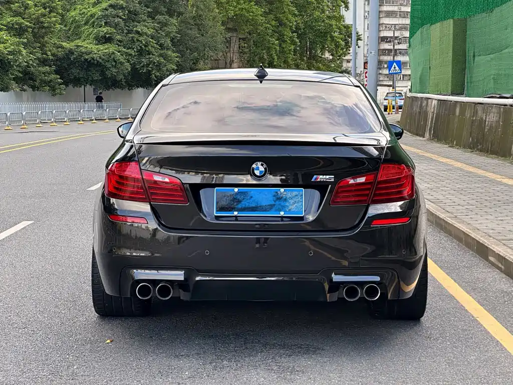 BMW M5 — миниатюра 6