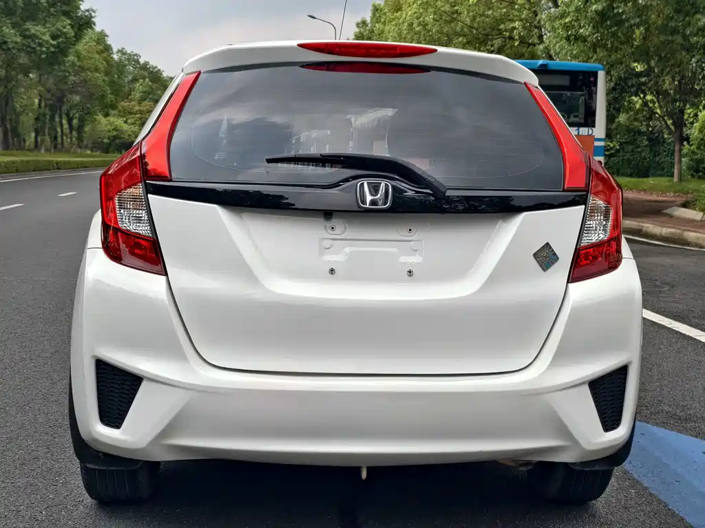 Honda Fit — миниатюра 8