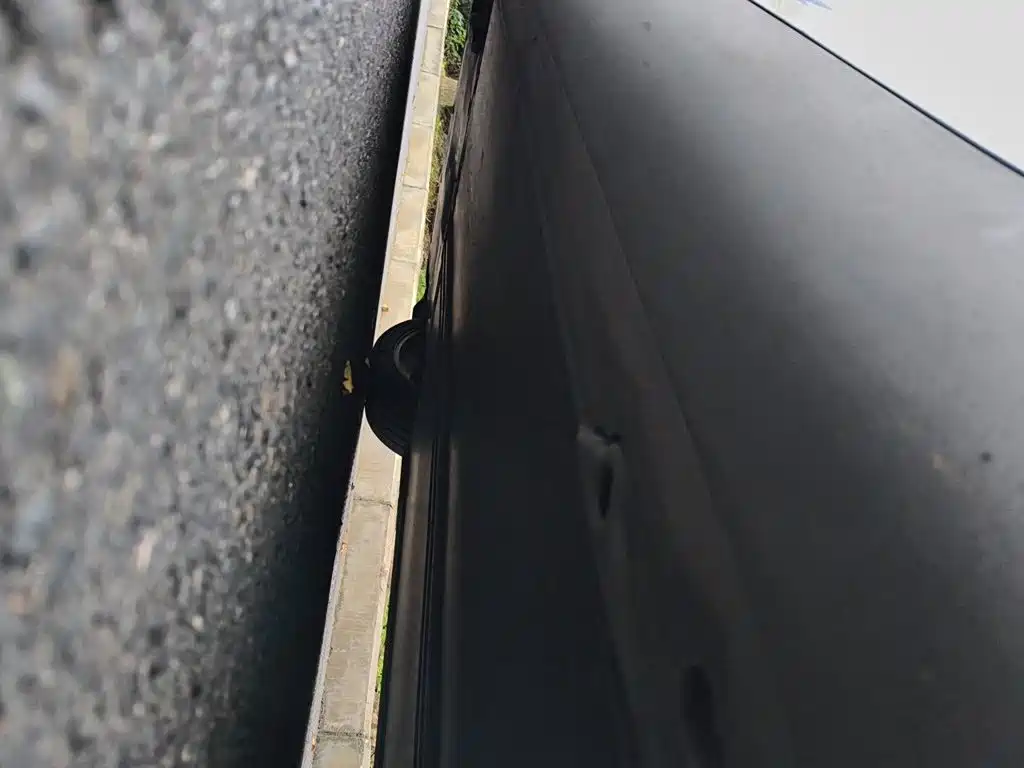 Tesla Model Y — миниатюра 18