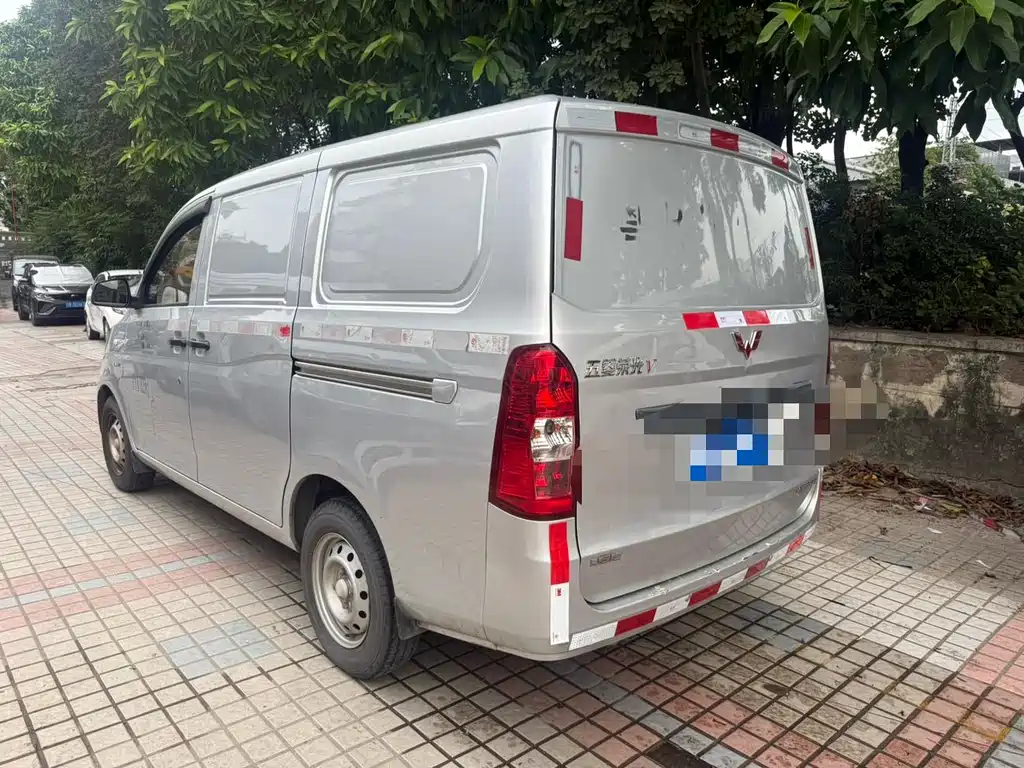 WULING WULING RONGGUANG V