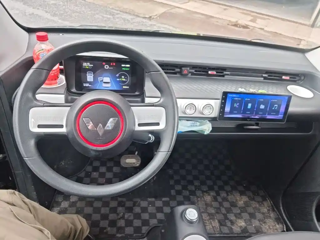 Wuling MINIEV — миниатюра 10