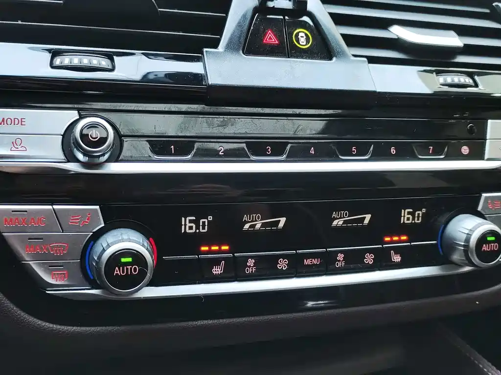 BMW 5 Series — миниатюра 23