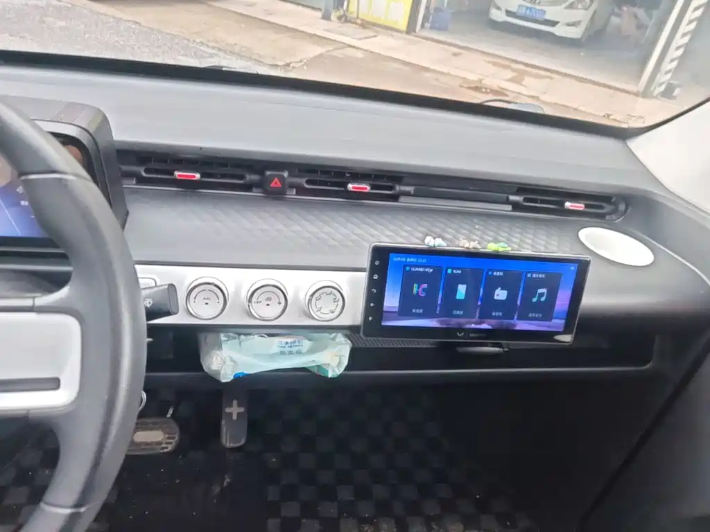 Wuling MINIEV — миниатюра 13