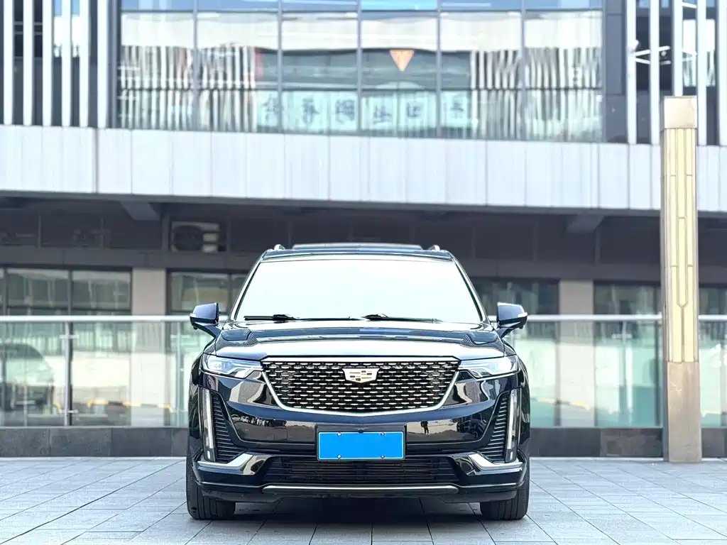 CADILLAC XT6