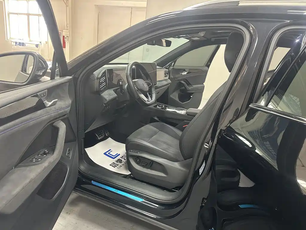 Volkswagen Tiguan L — миниатюра 10