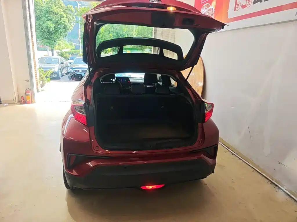 Toyota C-HR — миниатюра 19