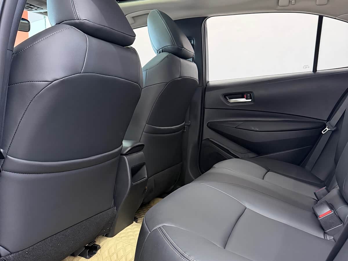 Toyota Corolla 1.2 л 2023 г. Белый, пробег 45000 км