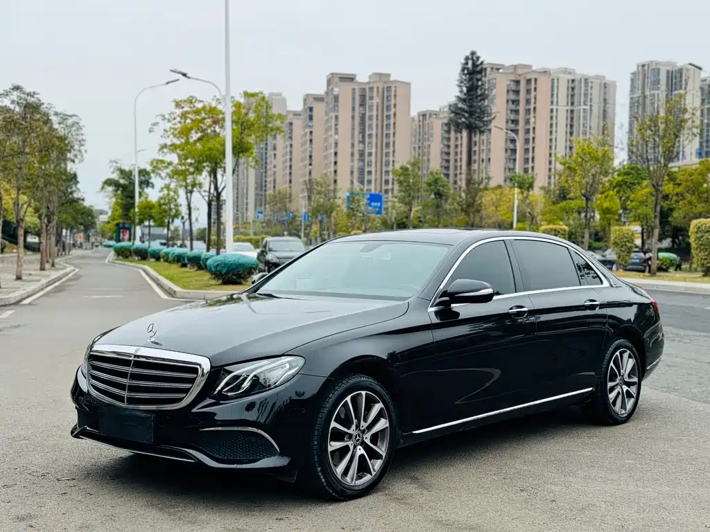MERCEDES-BENZ E CLASS