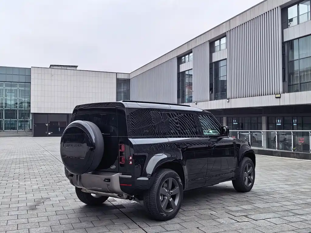 Land Rover Defender — миниатюра 5