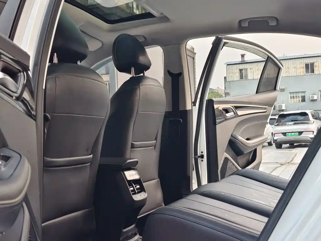 Roewe i5 — миниатюра 11