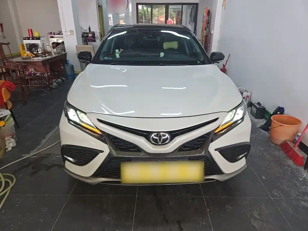 Toyota Camry — миниатюра 3