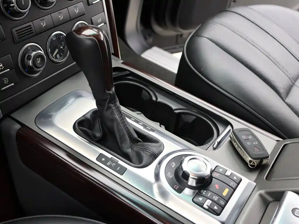 Land Rover Range Rover — миниатюра 9