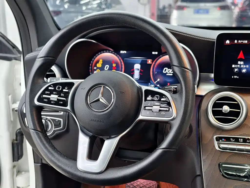 Mercedes-Benz GLC — миниатюра 44