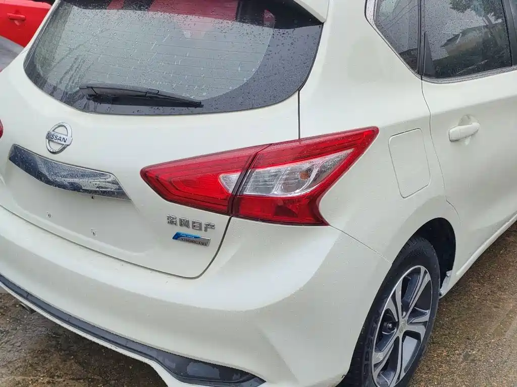 Nissan Tiida — миниатюра 6