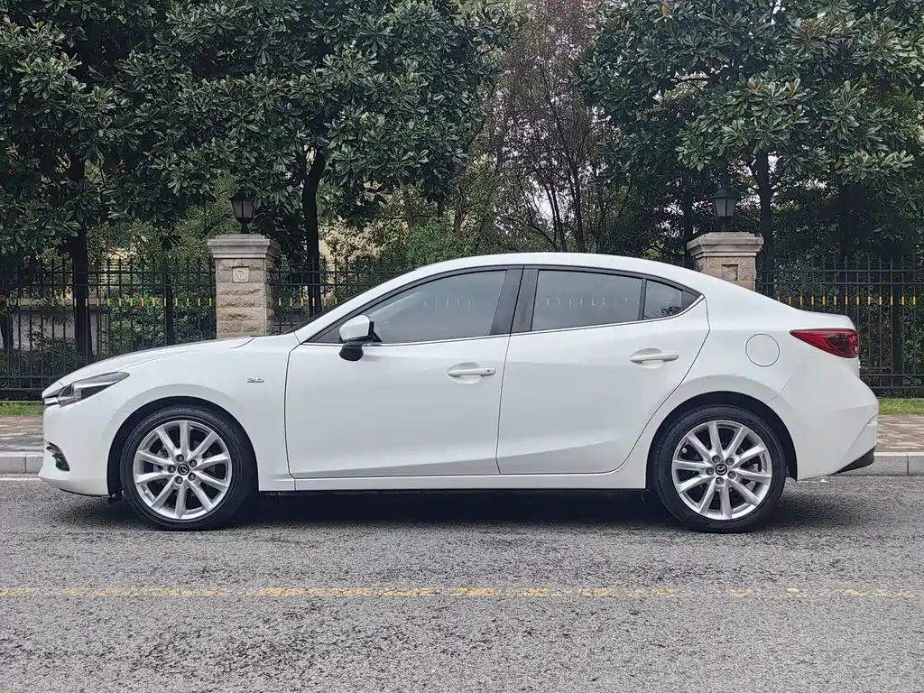 Mazda 3 Axela — миниатюра 8