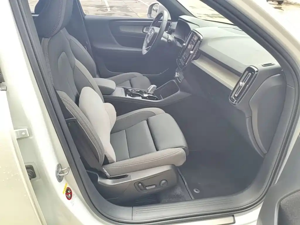 Volvo XC40 — миниатюра 25