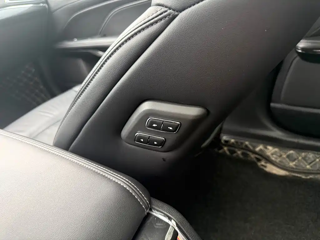 Ford Taurus — миниатюра 10