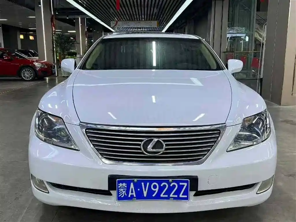 Купить Lexus LS