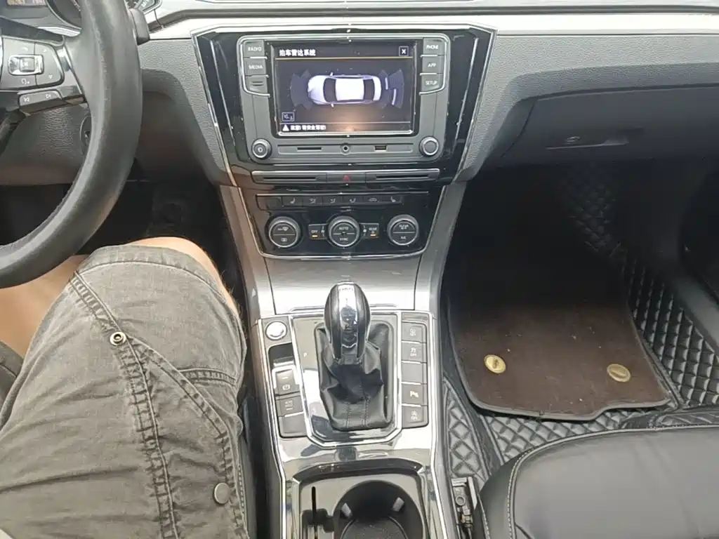Volkswagen Passat — миниатюра 14
