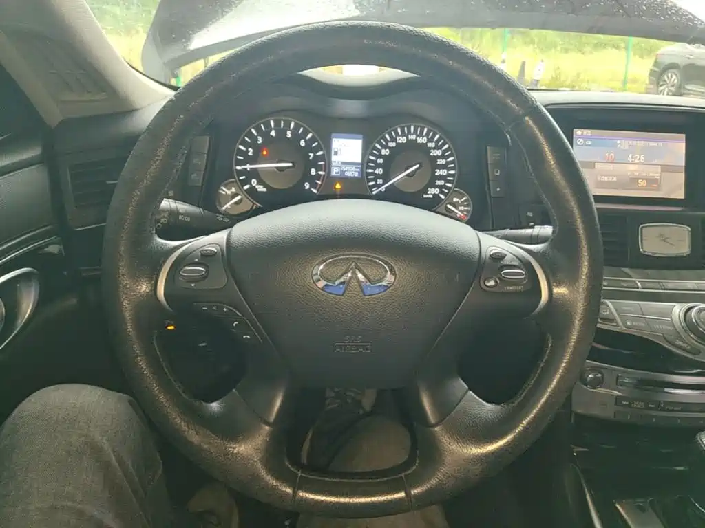 Infiniti Q70 — миниатюра 11