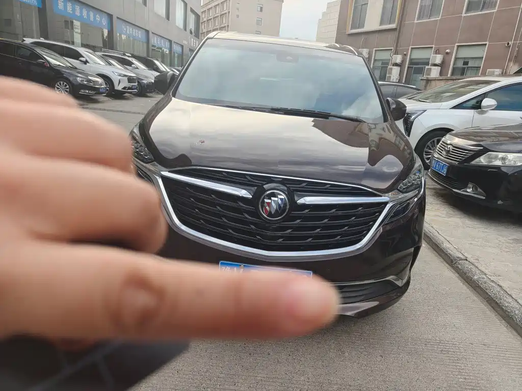 Buick GL8 — миниатюра 2