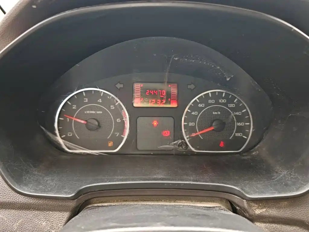 Wuling Hongguang V — миниатюра 12