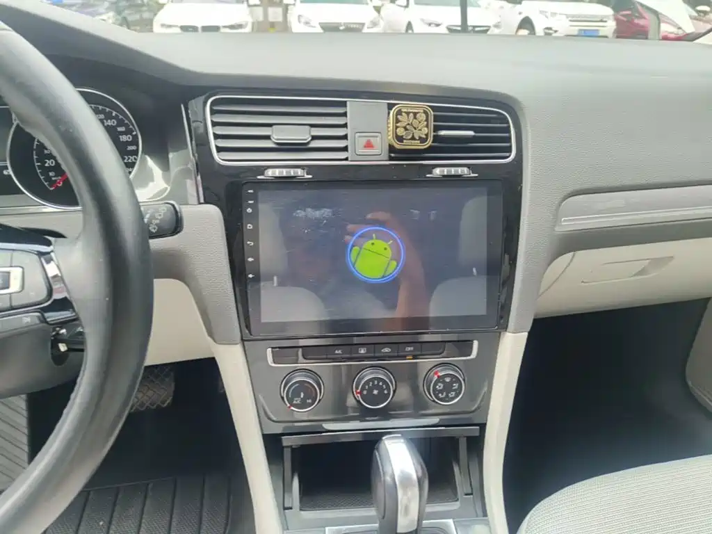 Volkswagen Golf — миниатюра 13