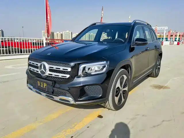 MERCEDES-BENZ GLB