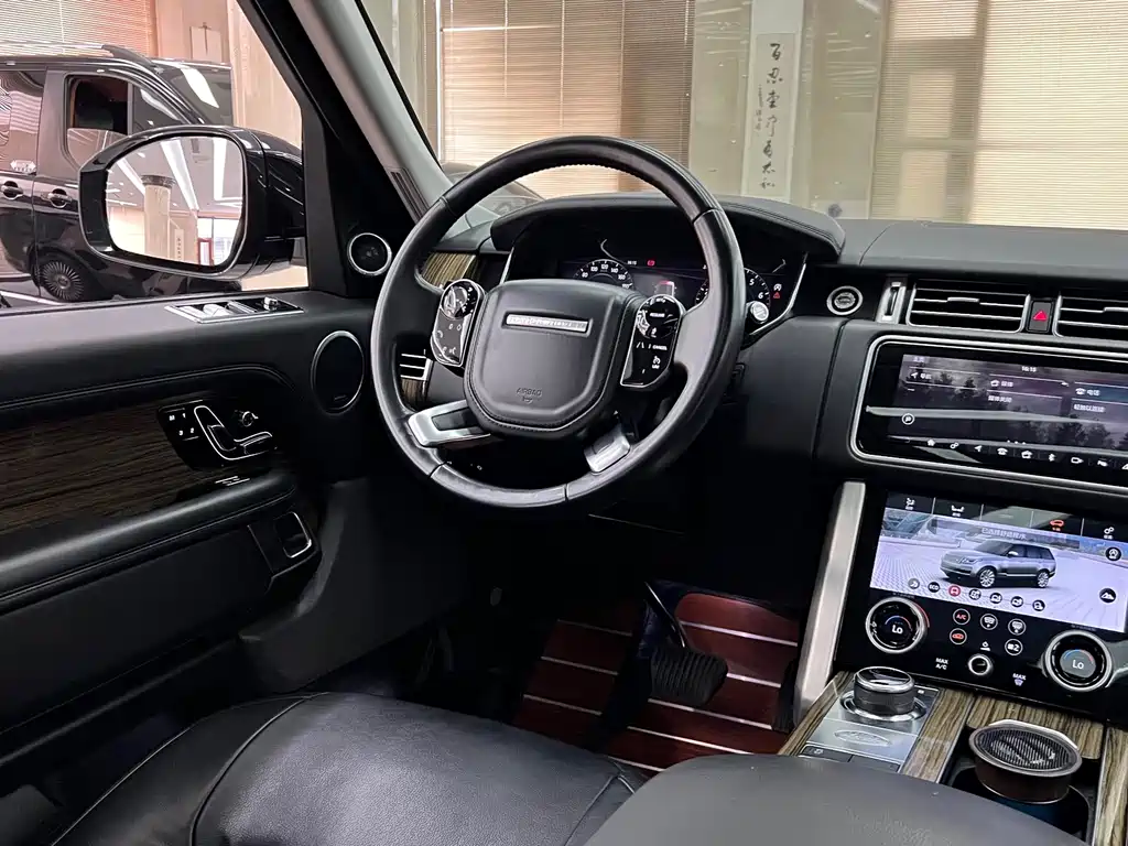 Land Rover Range Rover — миниатюра 20