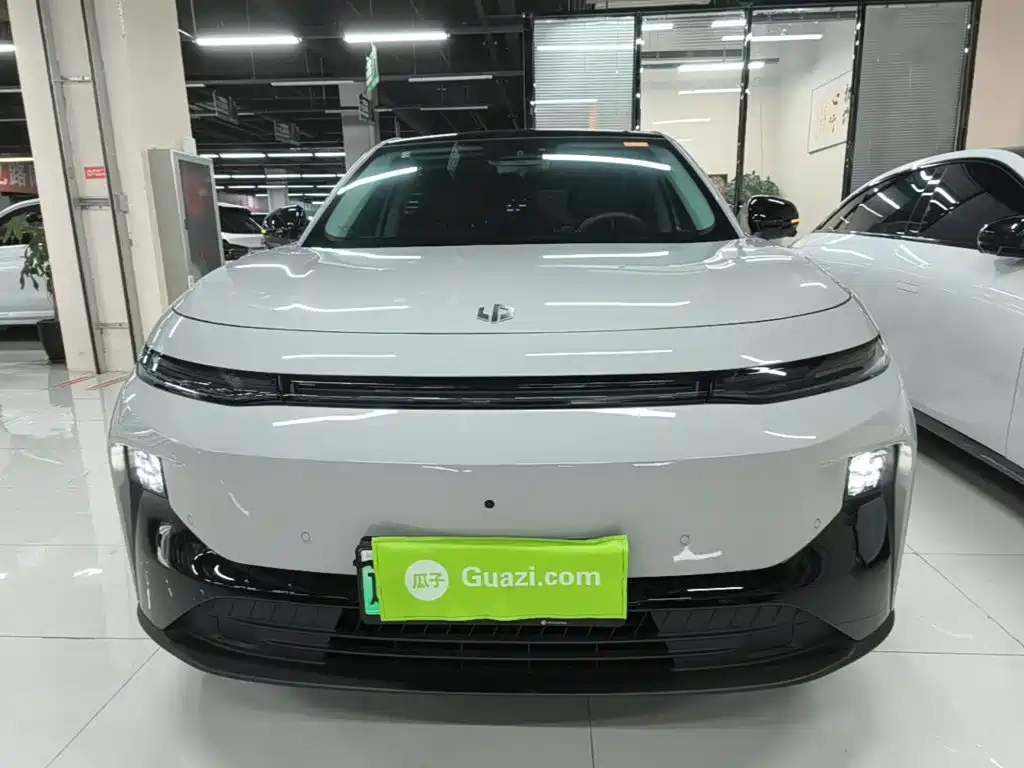 Leapmotor Leapmotor B10 — миниатюра 3