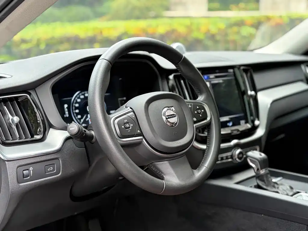 Volvo XC60 — миниатюра 6