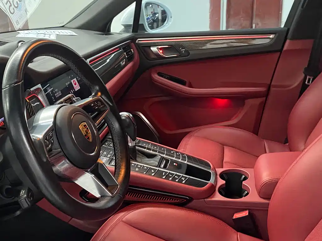 Porsche Macan — миниатюра 7