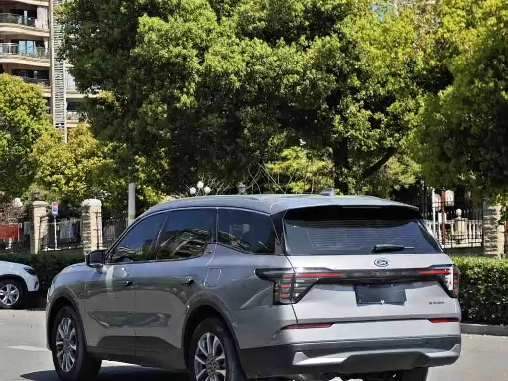 Ford Edge — миниатюра 10