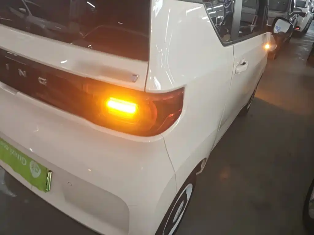Wuling MINIEV — миниатюра 8