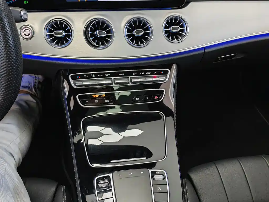 Mercedes-Benz E-Class (Import) — миниатюра 5