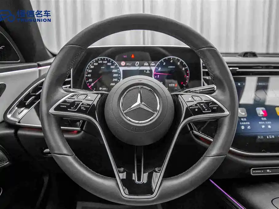 Mercedes-Benz E-Class — миниатюра 17