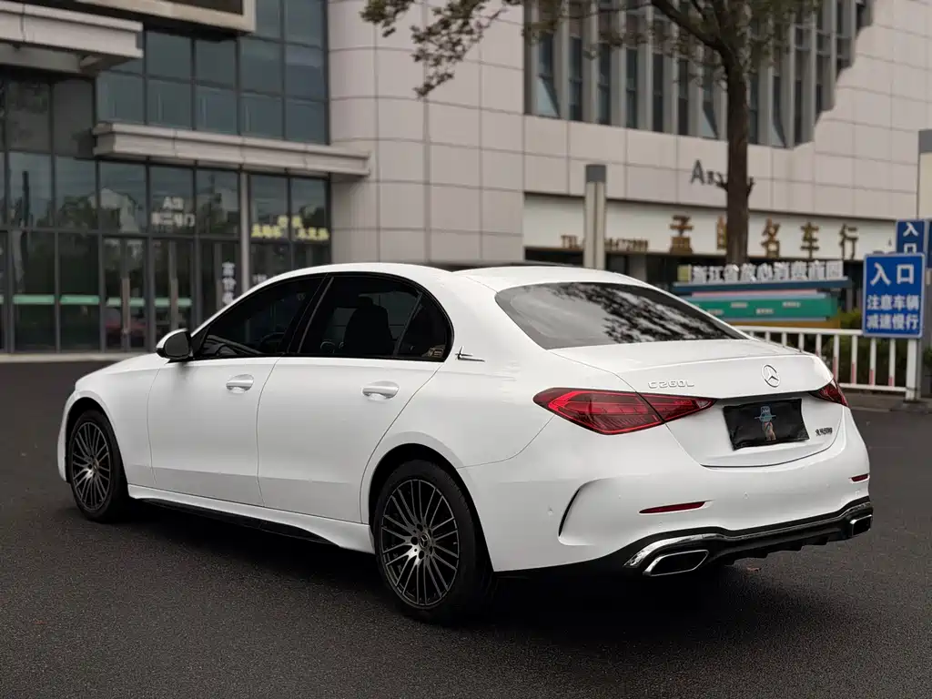 Mercedes-Benz C-Class — миниатюра 15