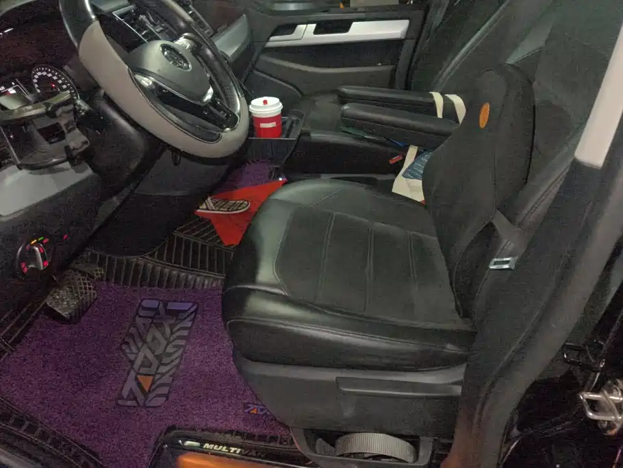 Volkswagen Multivan — миниатюра 9