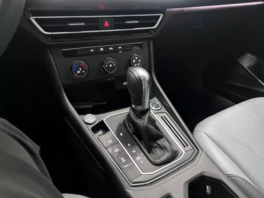 Volkswagen Lavida — миниатюра 15