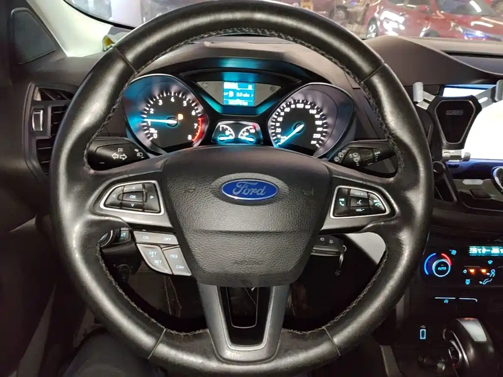 Ford Kuga — миниатюра 11