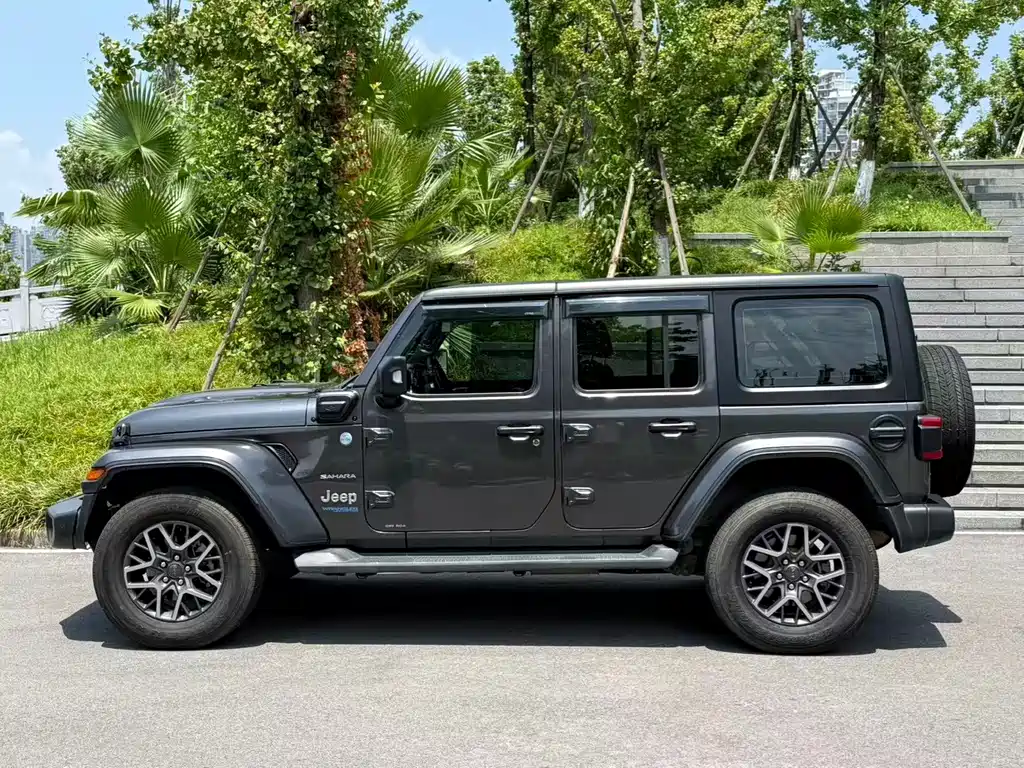 Jeep Wrangler PHEV — миниатюра 3