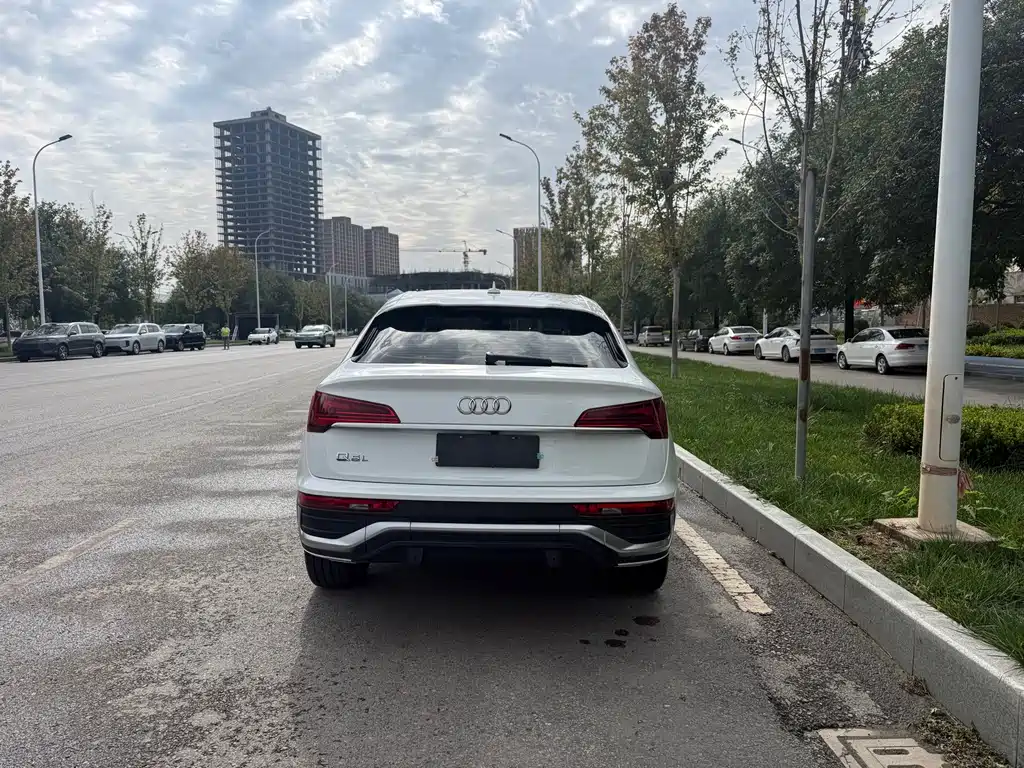 Audi Q5L Sportback — миниатюра 18