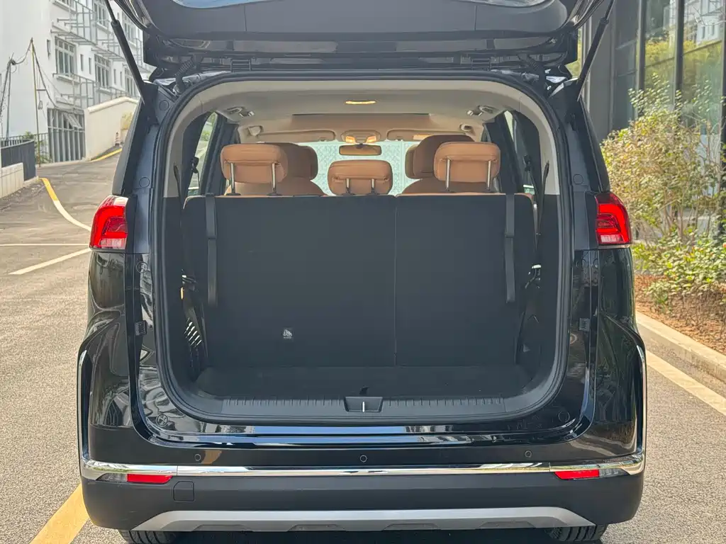 SAIC MAXUS CHASE G50 PLUG IN HYBRID